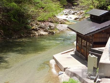 木賊温泉井筒屋の男湯の湯小屋