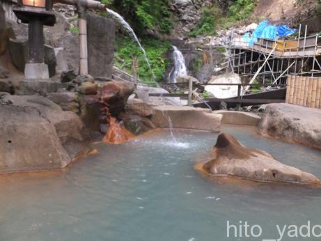 垂玉温泉山口旅館の混浴露天風呂手前からの画像