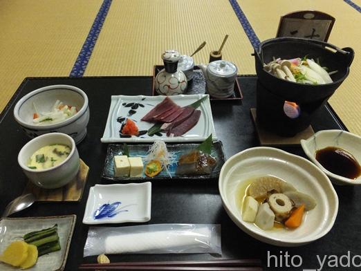 奈良田温泉 白根館の夕食のお膳３