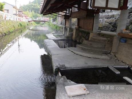 満願寺温泉 川湯（共同浴場）4